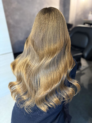 《三宅悠斗》ミルクティーカラー/大宮/ブリーチ