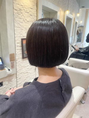 乾かすだけでまとまる◎大人のミニボブ