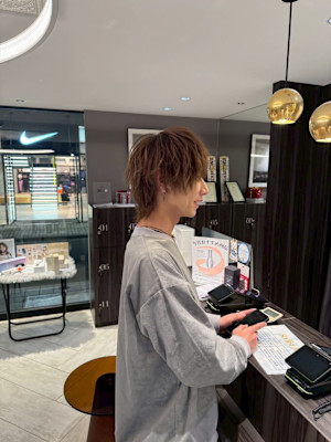 シア・ミルクティーベージュ×無造作ウルフ