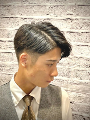 自然に仕上げるナチュラルツーブロックパートスタイル