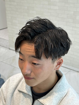 波打ちアップバングショート