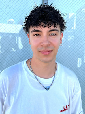 刈り上げセンターパートサーフカールフェザーパーママレットヘア