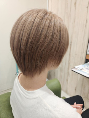 ミルクティーベージュ