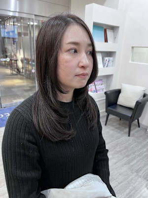 大人の余裕が静かに香るミディアムレイヤー