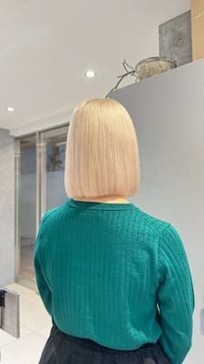 シルキー・ペールパールベージュ