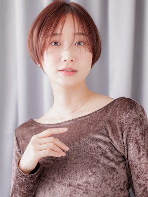 透明感ピンクベージュ ブリーチなしクールショート20代30代