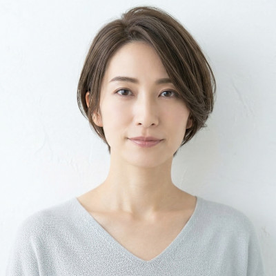 【小顔×上品】大人女性に贈る耳掛けショートレイヤー