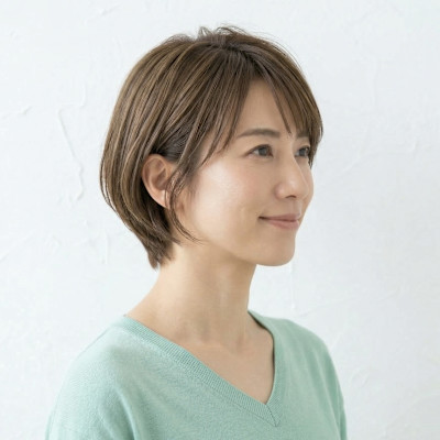 30代都会的大人ショート。面の艶＆動きアッシュベージュ