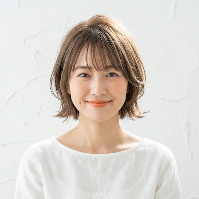 抜け感アッシュベージュ！外ハネくびれショートレイヤー