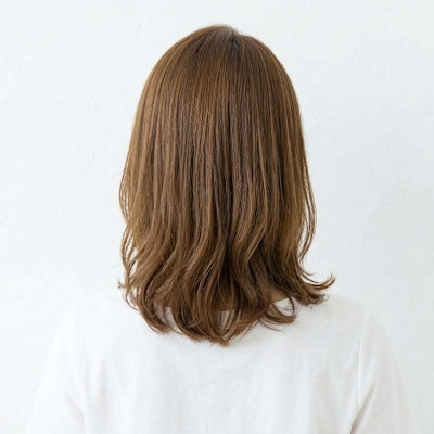鎖骨ミディアム・ワンレン大人外ハネ【手入れ簡単・ツヤ髪】