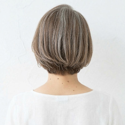 大人可愛い小顔ショートボブ◇手入れ楽ちん白髪ぼかしハイライト