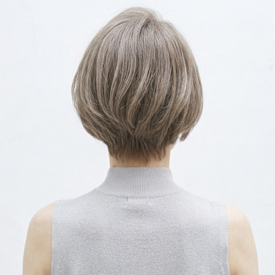 【大人上品】白髪を活かす艶オリーブベージュ×ふんわり美髪ボブ