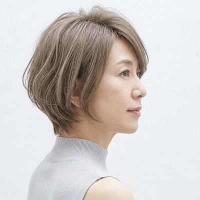 【大人上品】白髪を活かす艶オリーブベージュ×ふんわり美髪ボブ