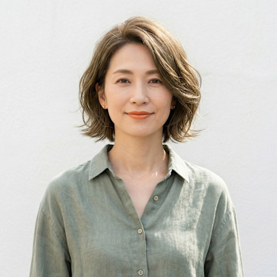 【大人上品】白髪を活かす艶オリーブベージュ×ふんわり美髪ボブ