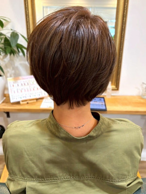 白髪染め ナチュラルベージュ 大人ショート 白髪ぼかし 艶髪