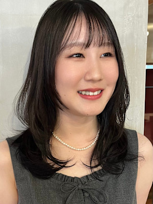 【予約急増中】顔周りレイヤーで垢抜け◎“柔らかミディアム”