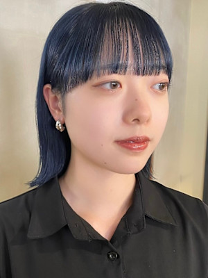 【色落ちまで綺麗】ディープブルー。切りっぱなしボブでモードに