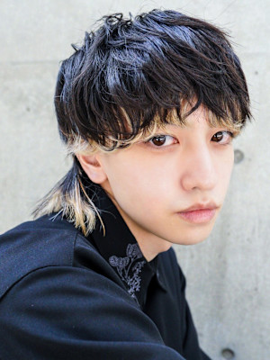 ブロンドインナーカラー×ウルフ