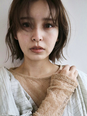 シアーブラウン × アンニュイショートボブ