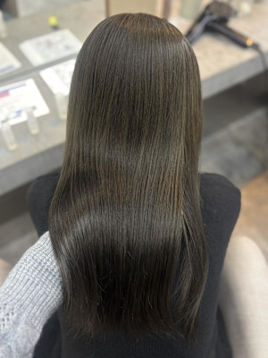 《矢崎萌々》オリーブブラウン/艶カラー/Wカラー