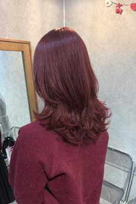 〇レイヤーと合わせてツヤっとふわっとチェリーレッドカラー