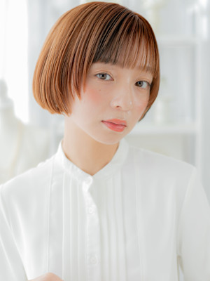 フェイスフレーミング前下がり小顔ミニボブ　ローライトカラーb