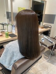 【スタイル】ツヤ髪×オリーブベージュ