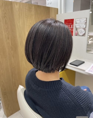 ショートボブ