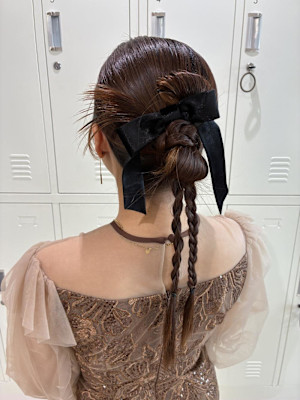 結婚式お呼ばれ/カチモリヘア/ベロアリボン