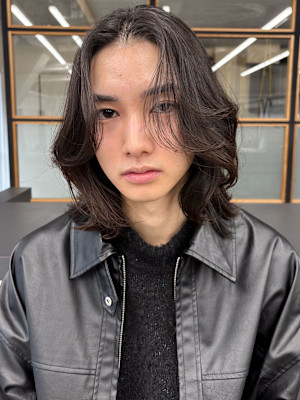 20代ロングヘア×センターパート◎大人カジュアル