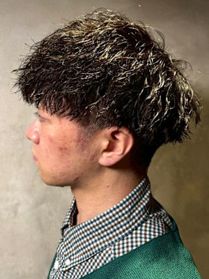 ツイスパ ツーブロックマッシュ メンズパーマ 束感 20代