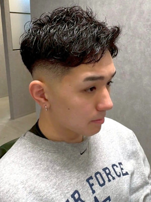 ショートパーマ フェードカット ニュアンスパーマ 20代