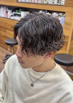 センターパートツイストスパイラルパーマ