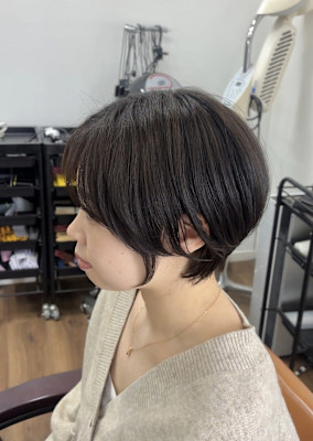 ショートボブ/くびれショート