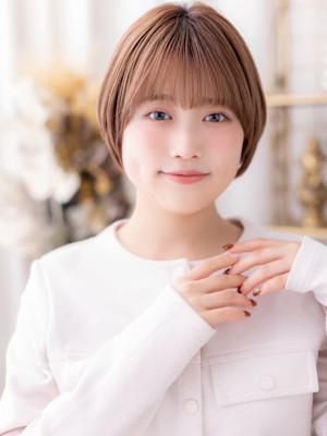 ブリーチなしモカブラウン小顔コンパクトショートシャギーカット