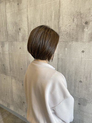 大人ショートボブ《ARCH CHIAKI》