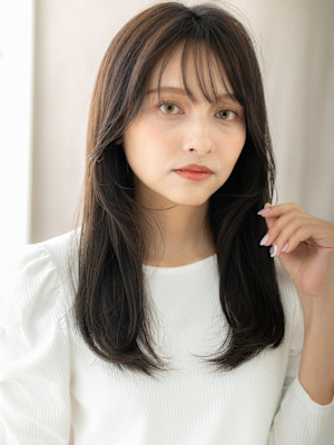 黒髪ダークアッシュ顔周りレイヤーエアストレート30代40代