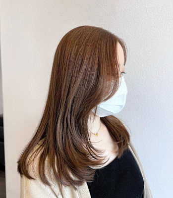 レイヤーカット＋ベージュカラー