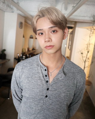 ミルクティーベージュ/センターパート/ニュアンスパーマ名古屋