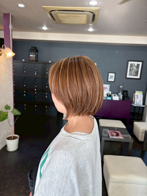 ショート　ショートカット　大人ショート　白髪ぼかしハイライト