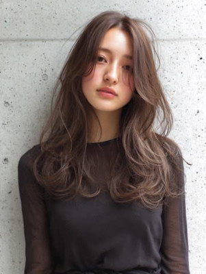 ベージュカラー