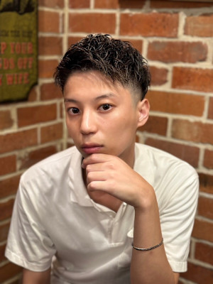 【爽やか好印象】ツーブロック×アップバングショート