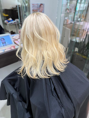 ホワイトブロンド/ブリーチあり