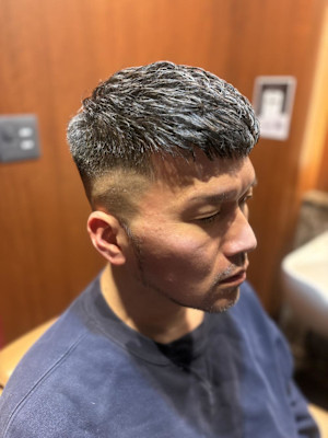 日本橋室町/スキンフェード/アイロンパーマ/クロップ