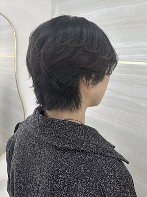 《あやね》メンズライク／センターパート風