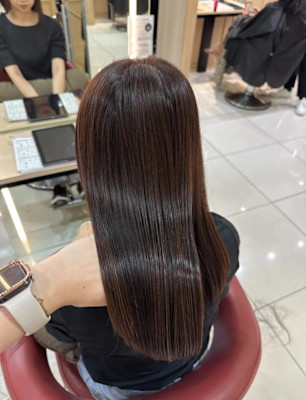 【伊勢原】イルミナカラー+髪質改善で叶える透明感オリーブ