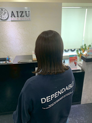 切りっぱなしボブ　外ハネボブ