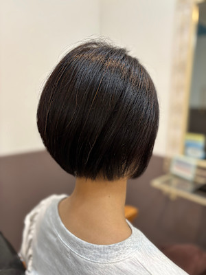 インド産ヘナで染めたショートボブ