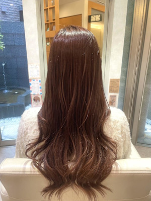 ツヤ感たっぷりピンクブラウン