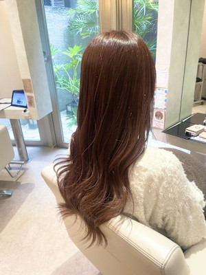 ツヤ感たっぷりピンクブラウン